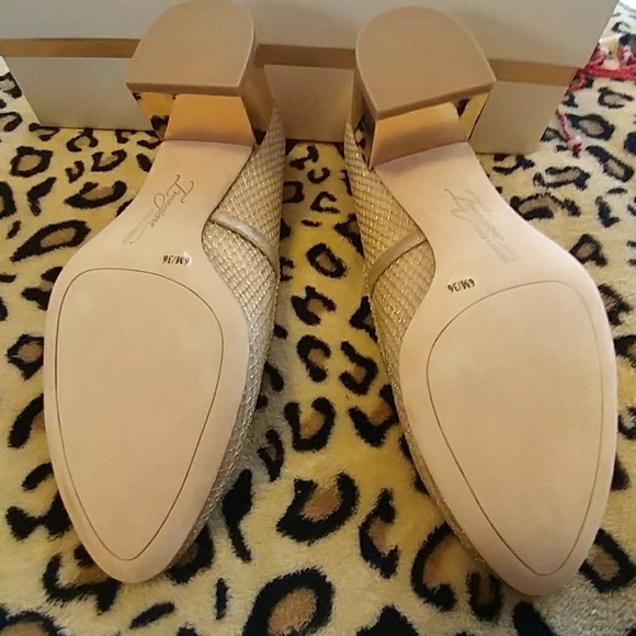 NIB Camuto Gold Mesh Studded Pumps Leather Sole - Picture 8 of 8